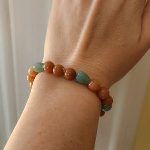 Jade bead stretch bracelet handmade